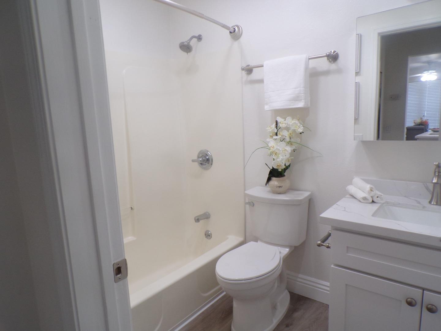 Detail Gallery Image 18 of 27 For 401 S Norfolk St #110,  San Mateo,  CA 94401 - 2 Beds | 2 Baths