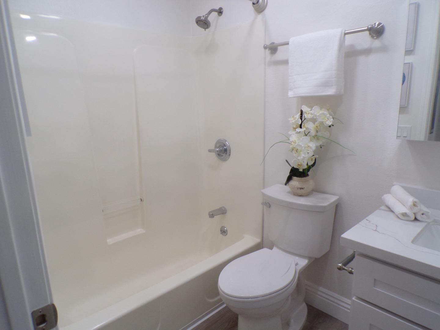 Detail Gallery Image 19 of 27 For 401 S Norfolk St #110,  San Mateo,  CA 94401 - 2 Beds | 2 Baths