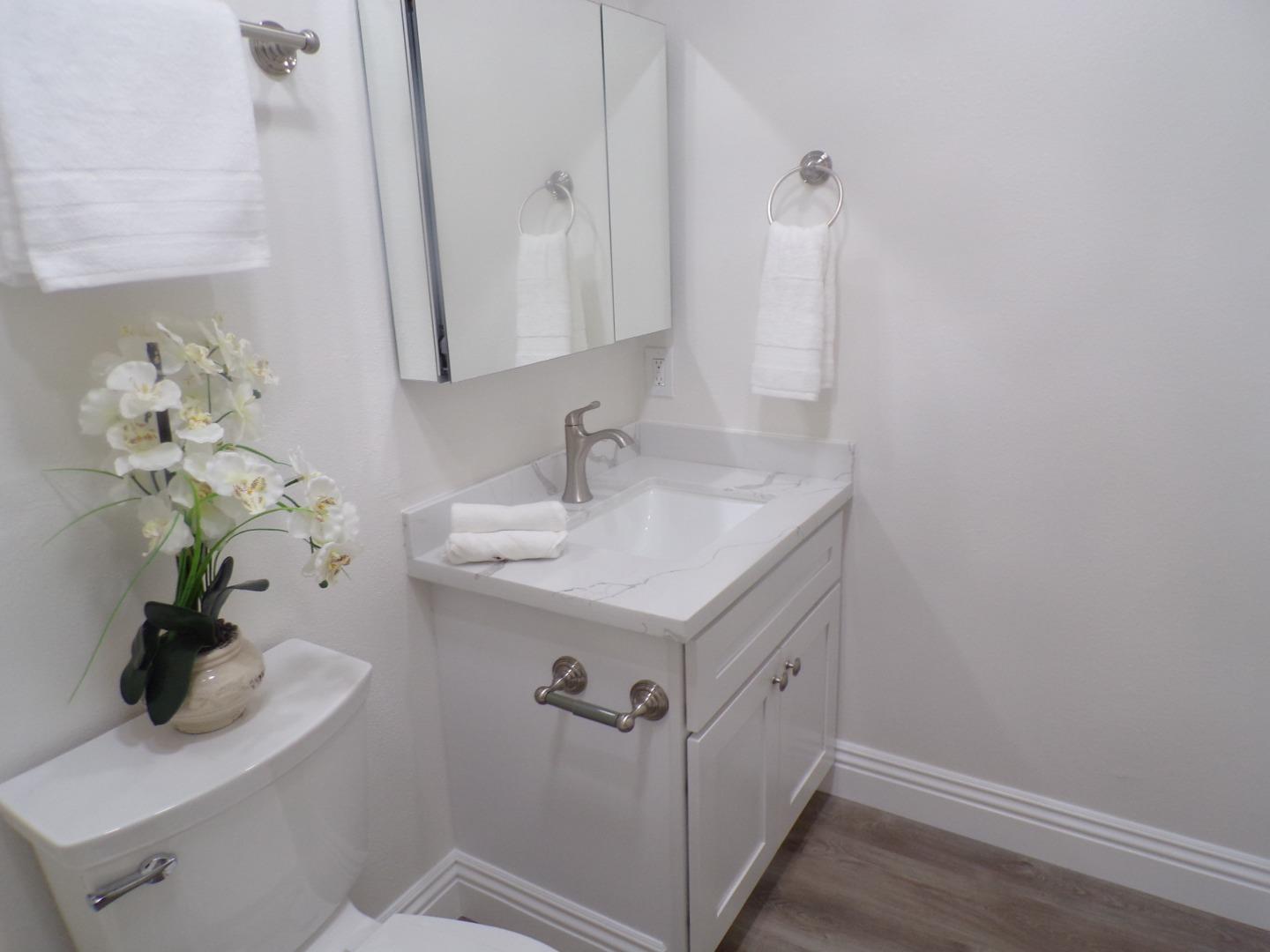 Detail Gallery Image 20 of 27 For 401 S Norfolk St #110,  San Mateo,  CA 94401 - 2 Beds | 2 Baths