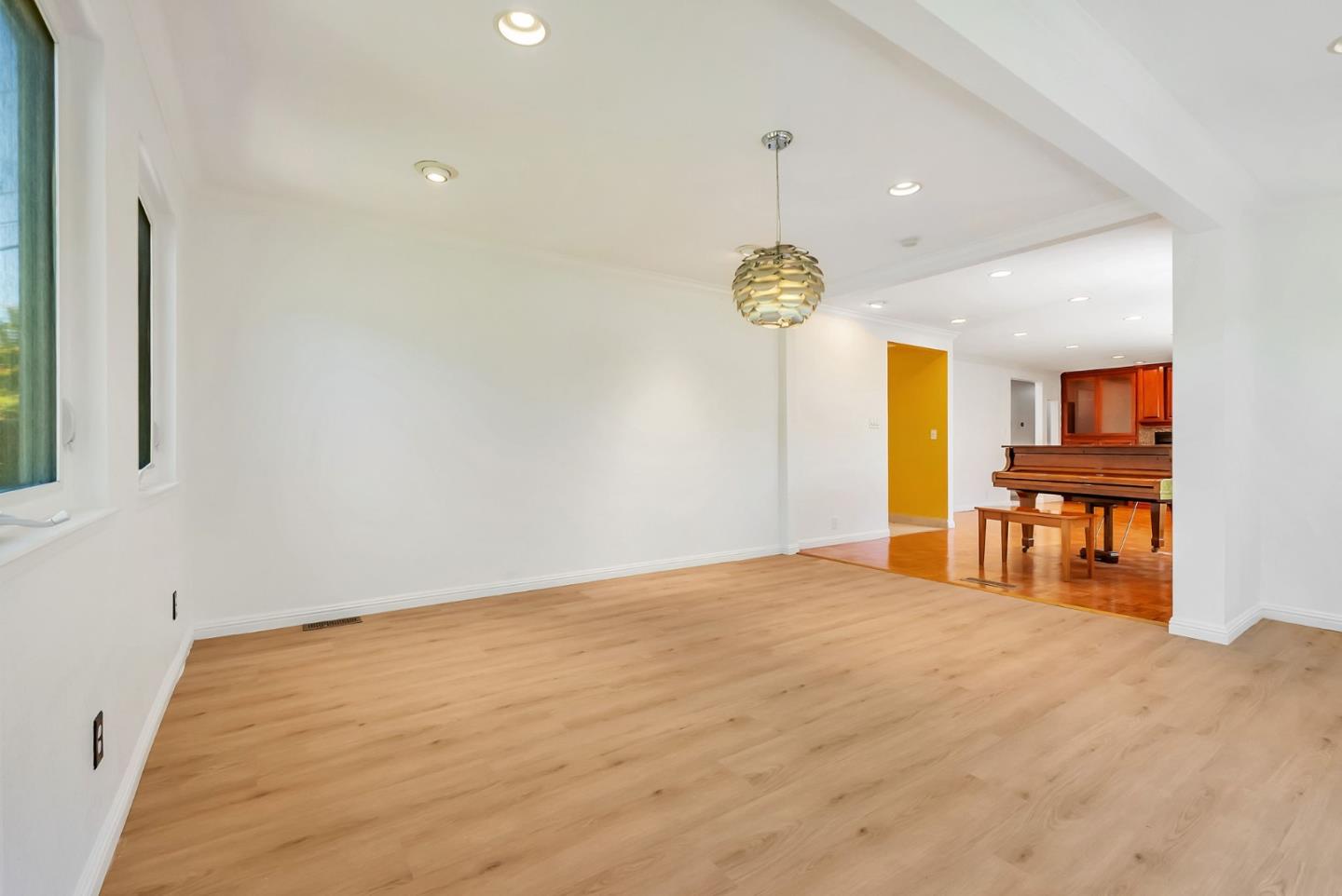 Detail Gallery Image 12 of 48 For 17 Muth Dr, Orinda,  CA 94563 - 4 Beds | 3 Baths