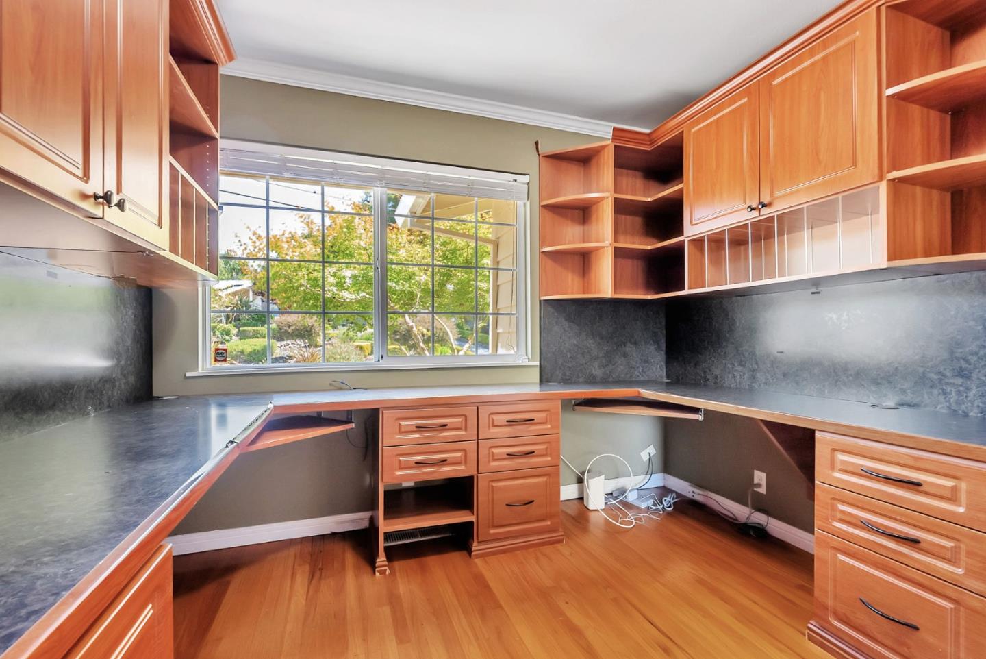 Detail Gallery Image 15 of 48 For 17 Muth Dr, Orinda,  CA 94563 - 4 Beds | 3 Baths