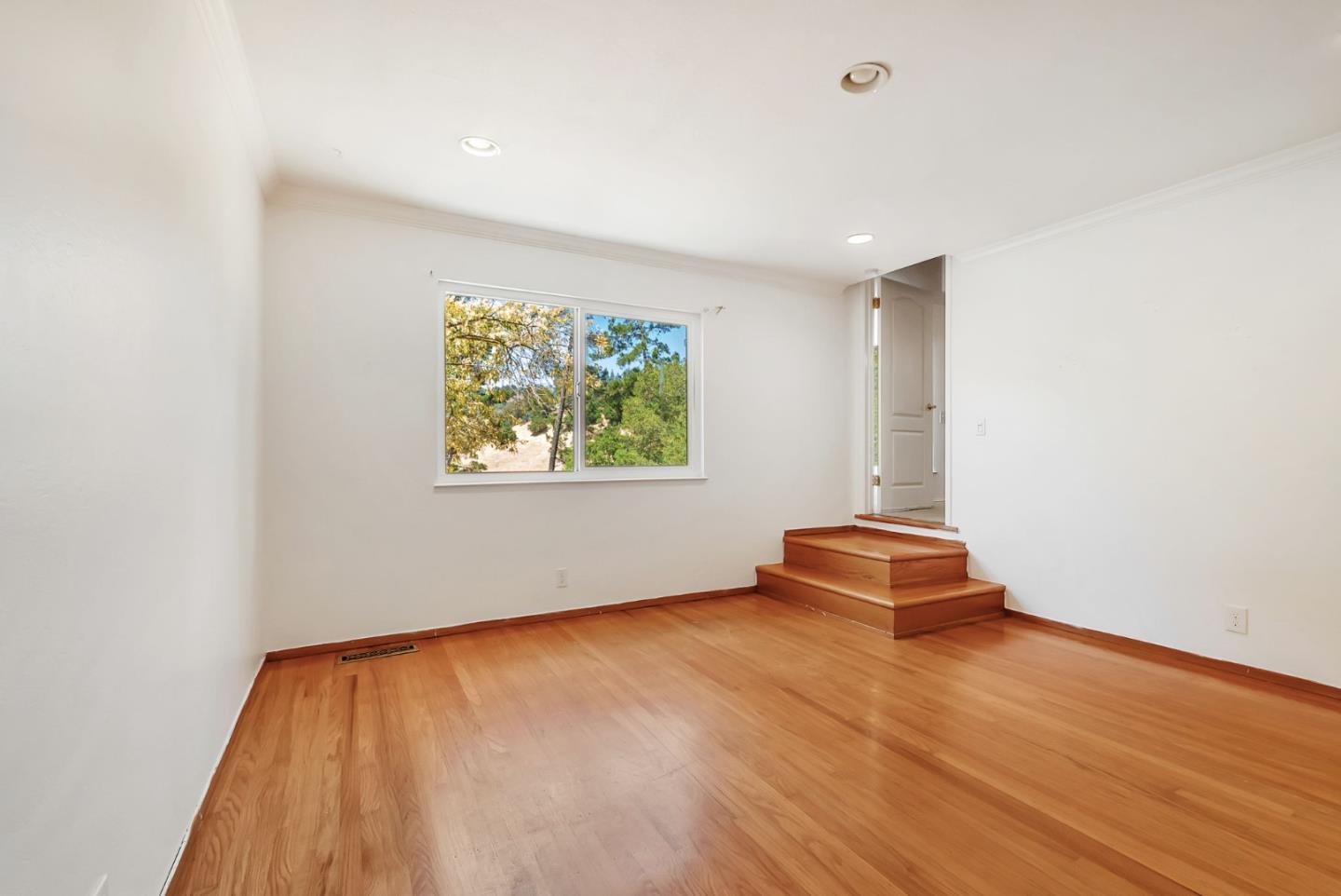 Detail Gallery Image 22 of 48 For 17 Muth Dr, Orinda,  CA 94563 - 4 Beds | 3 Baths