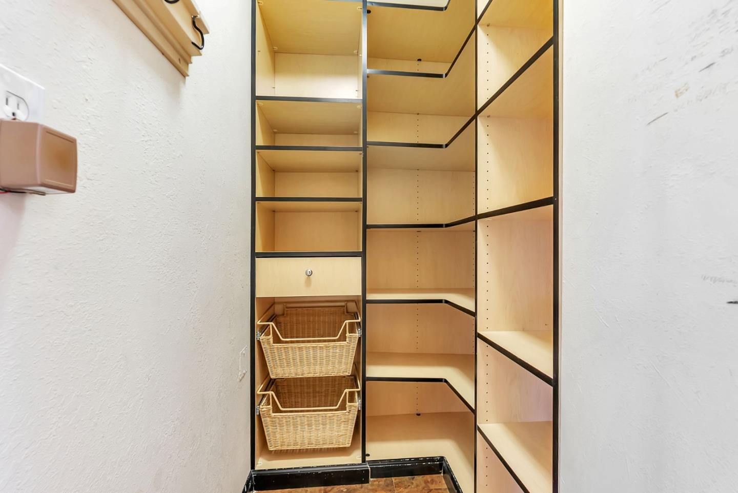 Detail Gallery Image 31 of 48 For 17 Muth Dr, Orinda,  CA 94563 - 4 Beds | 3 Baths