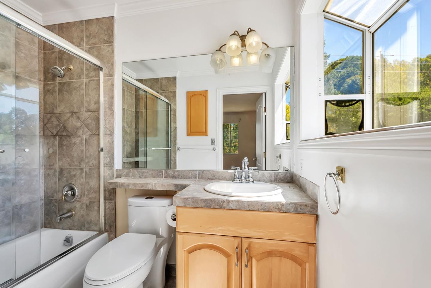 Detail Gallery Image 36 of 48 For 17 Muth Dr, Orinda,  CA 94563 - 4 Beds | 3 Baths