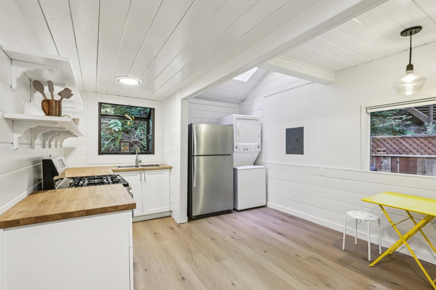 Detail Gallery Image 12 of 38 For 1502 Eureka Canyon Rd, Watsonville,  CA 95076 - 2 Beds | 1 Baths