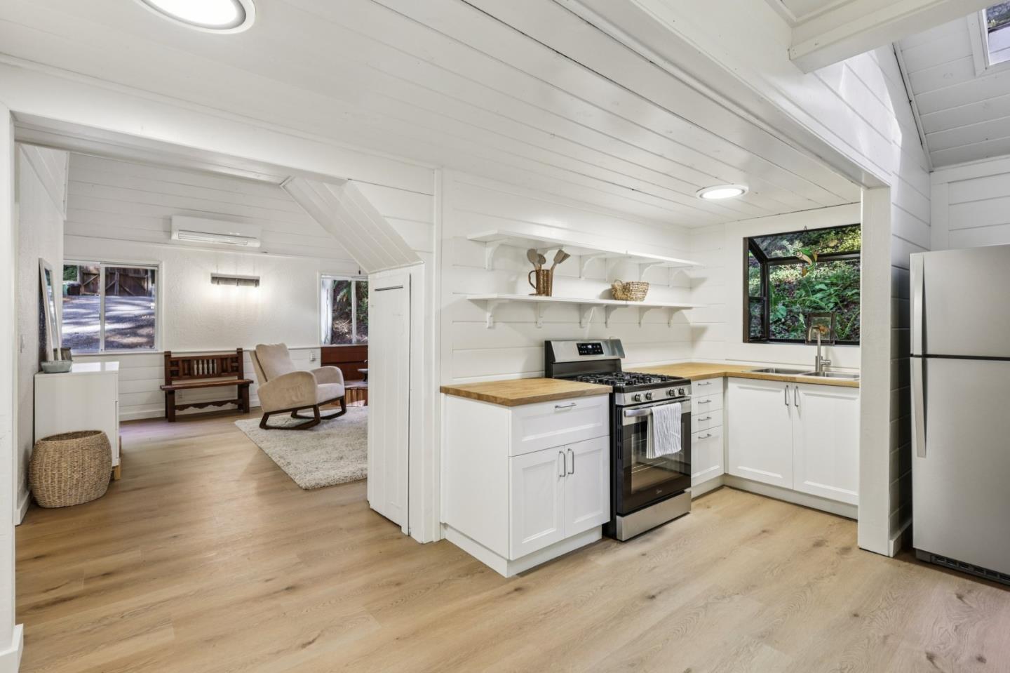 Detail Gallery Image 13 of 38 For 1502 Eureka Canyon Rd, Watsonville,  CA 95076 - 2 Beds | 1 Baths