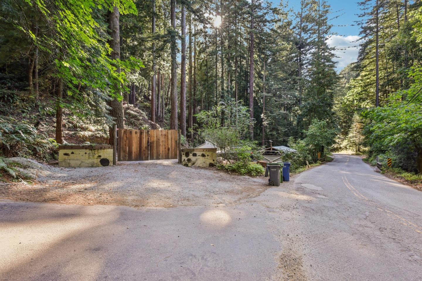 Detail Gallery Image 5 of 38 For 1502 Eureka Canyon Rd, Watsonville,  CA 95076 - 2 Beds | 1 Baths