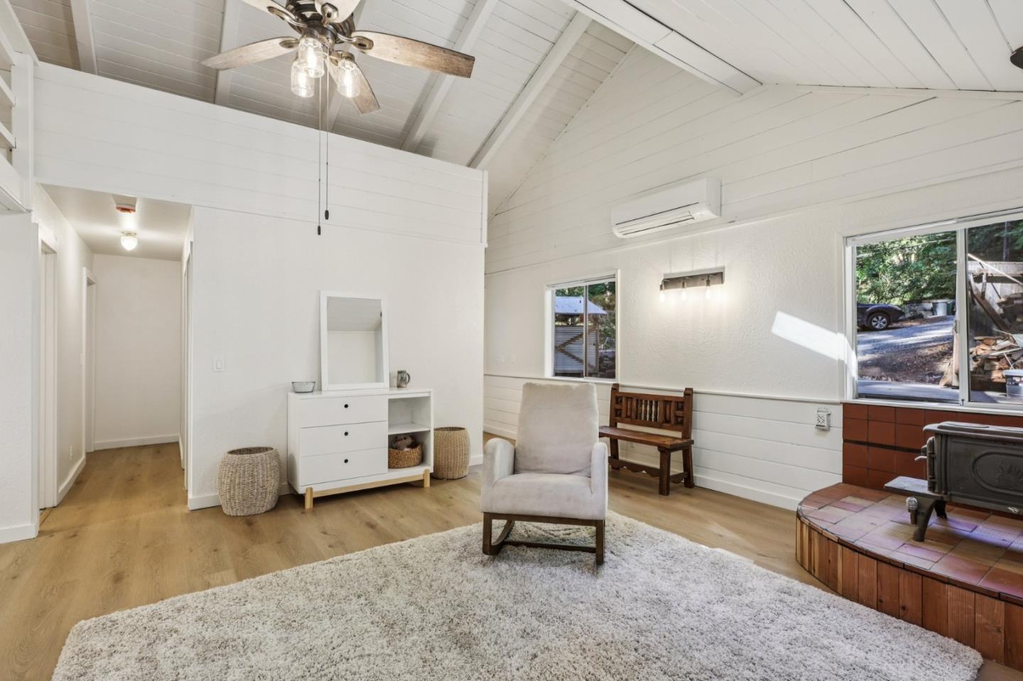 Detail Gallery Image 8 of 38 For 1502 Eureka Canyon Rd, Watsonville,  CA 95076 - 2 Beds | 1 Baths