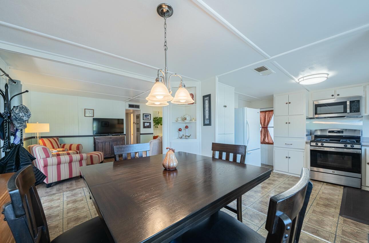 Detail Gallery Image 11 of 37 For 700 Briggs Ave #18,  Pacific Grove,  CA 93950 - 2 Beds | 2 Baths