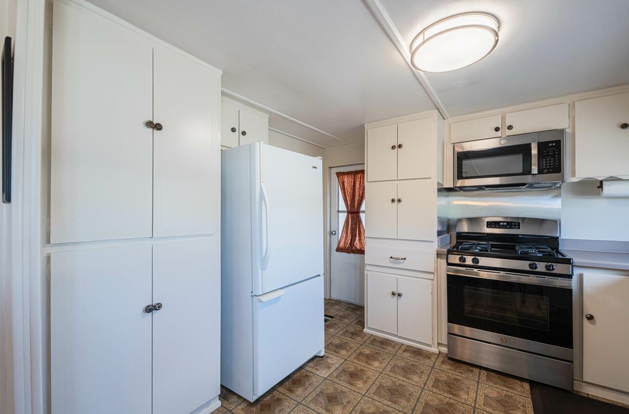 Detail Gallery Image 13 of 37 For 700 Briggs Ave #18,  Pacific Grove,  CA 93950 - 2 Beds | 2 Baths