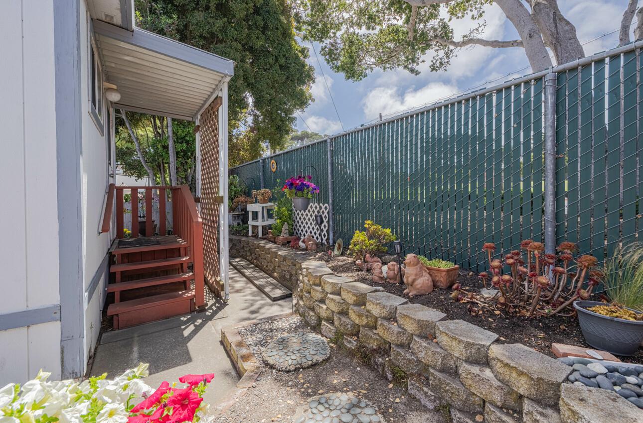 Detail Gallery Image 27 of 37 For 700 Briggs Ave #18,  Pacific Grove,  CA 93950 - 2 Beds | 2 Baths