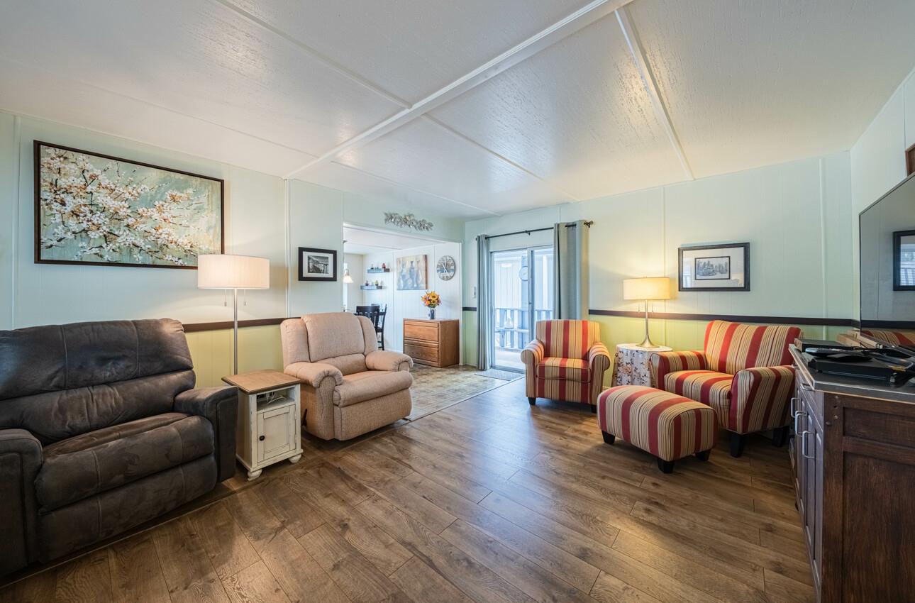 Detail Gallery Image 6 of 37 For 700 Briggs Ave #18,  Pacific Grove,  CA 93950 - 2 Beds | 2 Baths