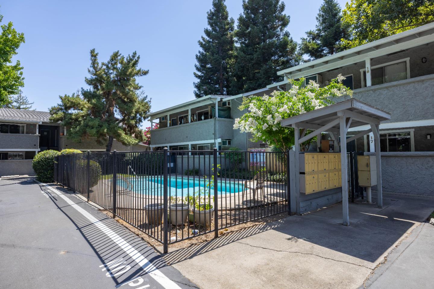 Detail Gallery Image 7 of 12 For 821 W East Ave, Chico,  CA 95926 - – Beds | – Baths
