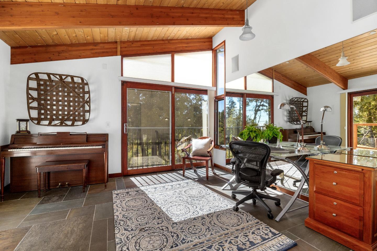 Detail Gallery Image 24 of 88 For 340 Twilight Ln, Santa Cruz,  CA 95060 - 3 Beds | 2/1 Baths