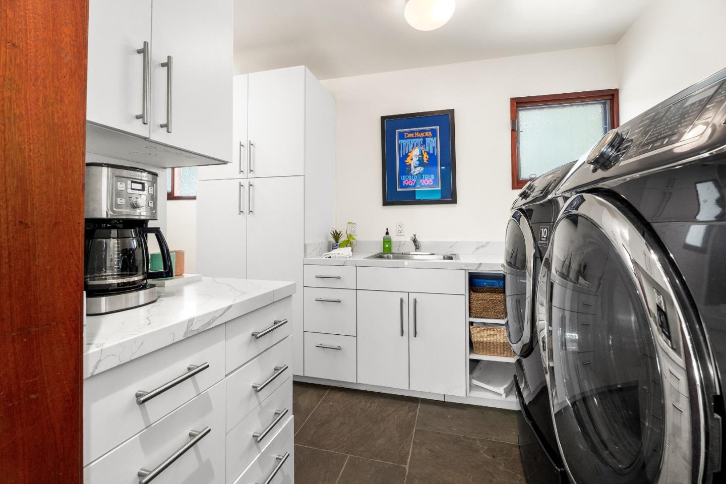 Detail Gallery Image 27 of 88 For 340 Twilight Ln, Santa Cruz,  CA 95060 - 3 Beds | 2/1 Baths