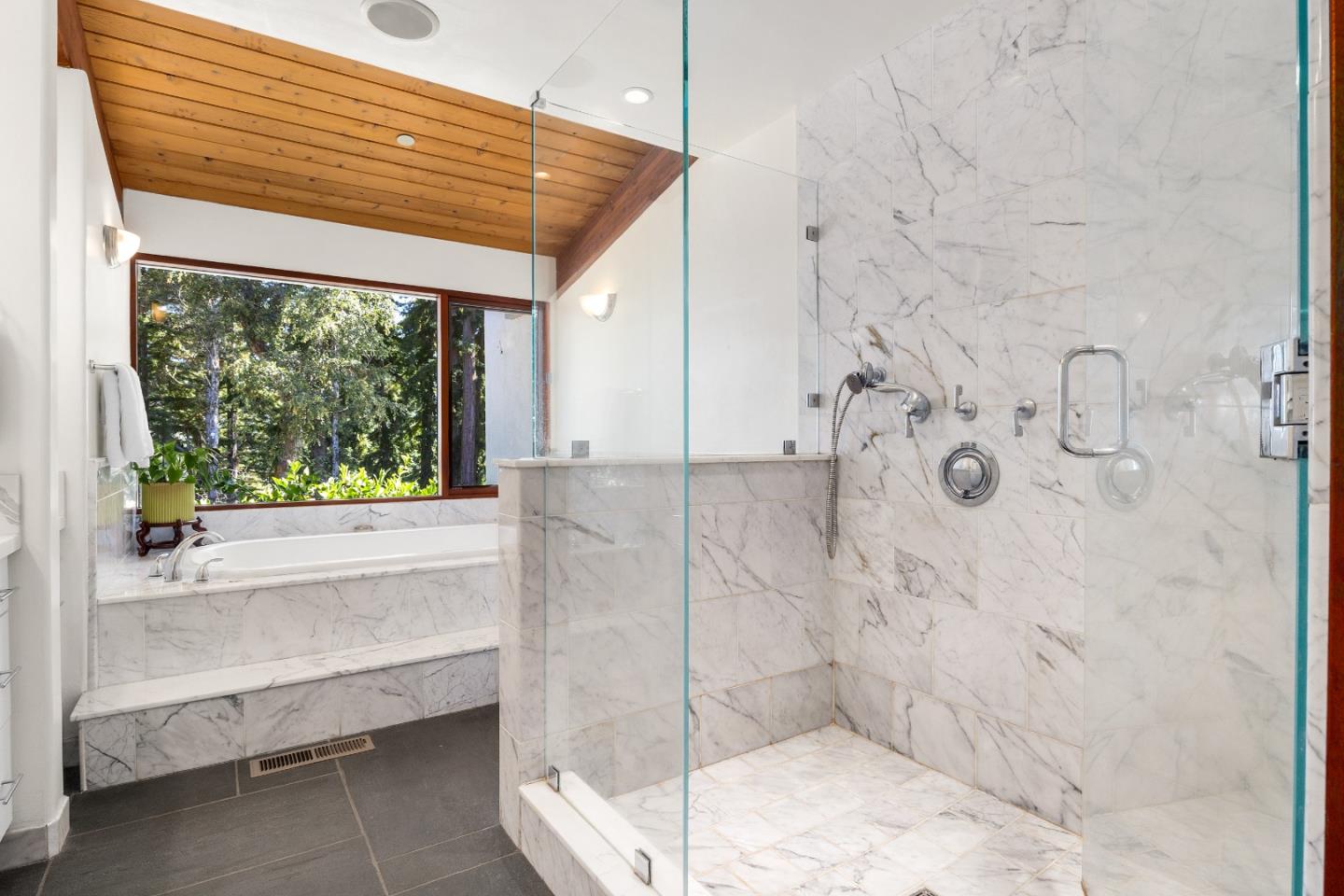 Detail Gallery Image 33 of 88 For 340 Twilight Ln, Santa Cruz,  CA 95060 - 3 Beds | 2/1 Baths