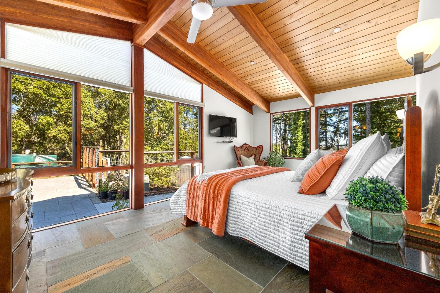 Detail Gallery Image 35 of 88 For 340 Twilight Ln, Santa Cruz,  CA 95060 - 3 Beds | 2/1 Baths