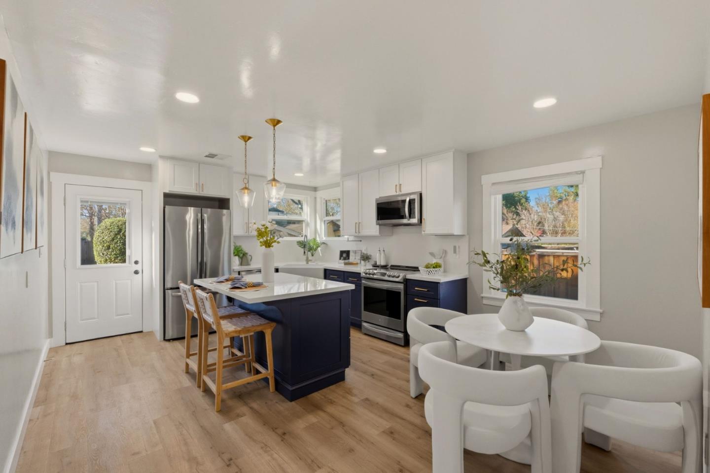 Detail Gallery Image 15 of 54 For 271 N Central Ave, Campbell,  CA 95008 - 3 Beds | 1 Baths