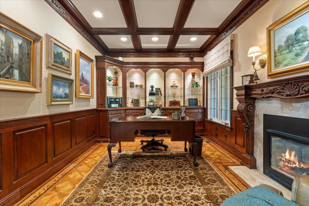 Detail Gallery Image 11 of 58 For 115 Doud Dr, Los Altos,  CA 94022 - 5 Beds | 4/2 Baths