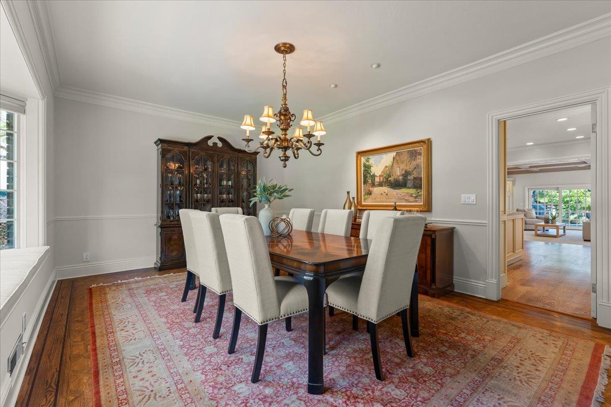 Detail Gallery Image 13 of 58 For 115 Doud Dr, Los Altos,  CA 94022 - 5 Beds | 4/2 Baths