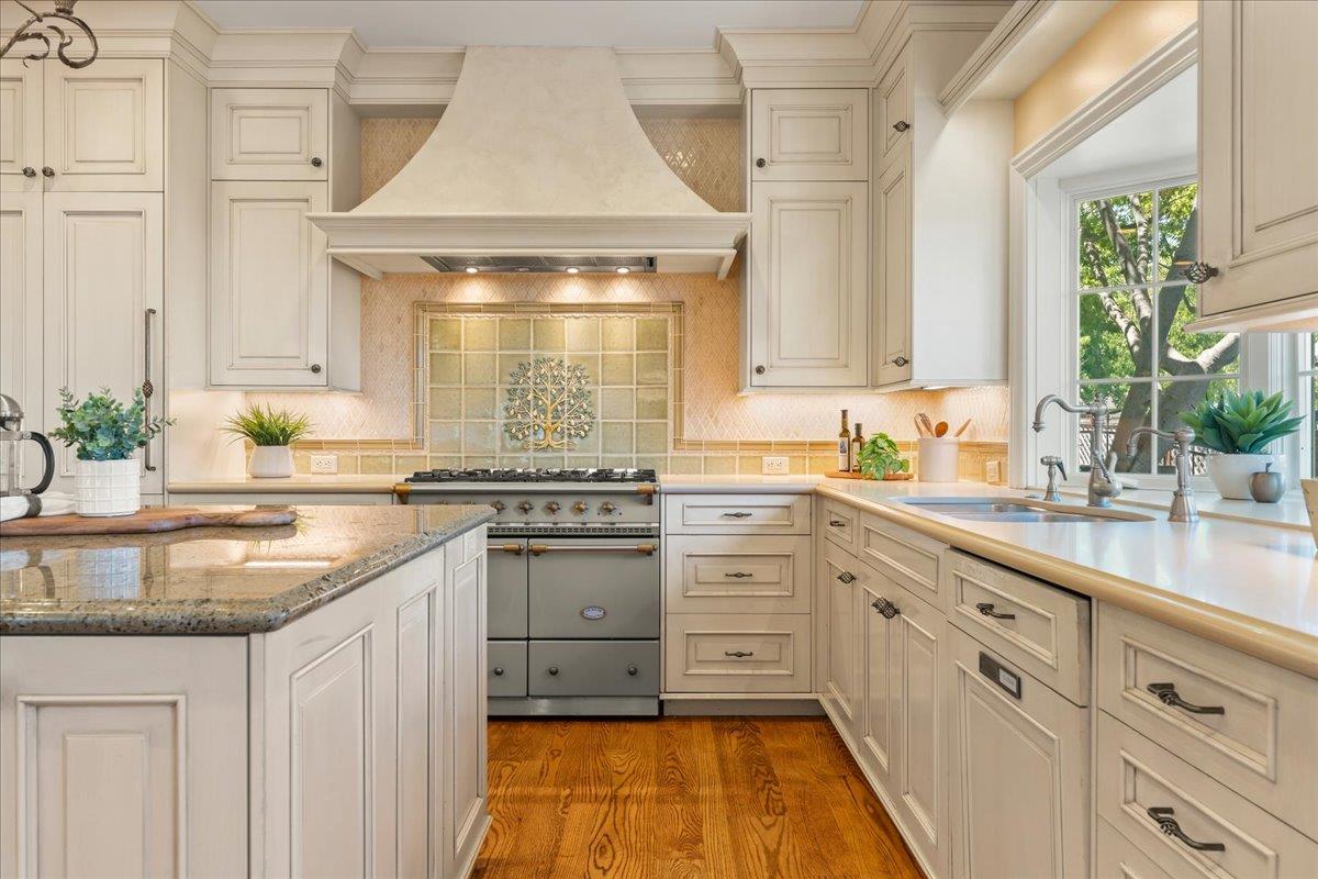 Detail Gallery Image 17 of 58 For 115 Doud Dr, Los Altos,  CA 94022 - 5 Beds | 4/2 Baths