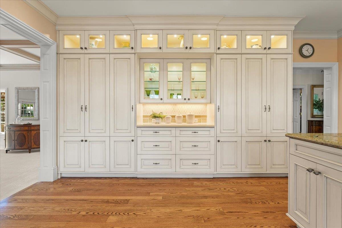 Detail Gallery Image 19 of 58 For 115 Doud Dr, Los Altos,  CA 94022 - 5 Beds | 4/2 Baths