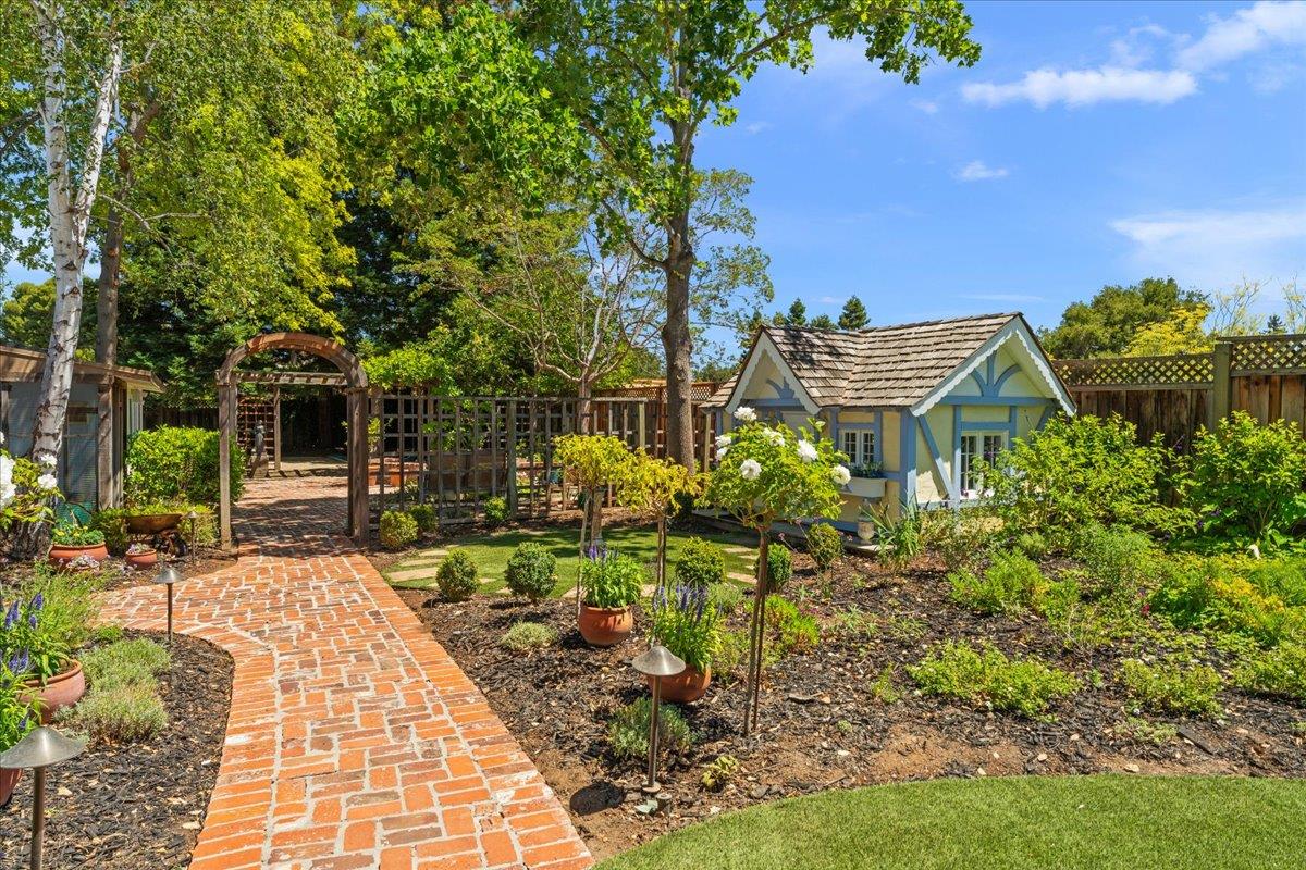 Detail Gallery Image 44 of 58 For 115 Doud Dr, Los Altos,  CA 94022 - 5 Beds | 4/2 Baths