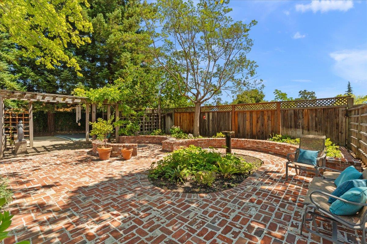 Detail Gallery Image 49 of 58 For 115 Doud Dr, Los Altos,  CA 94022 - 5 Beds | 4/2 Baths