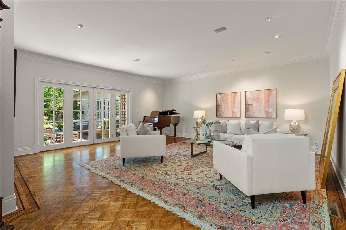 Detail Gallery Image 9 of 58 For 115 Doud Dr, Los Altos,  CA 94022 - 5 Beds | 4/2 Baths