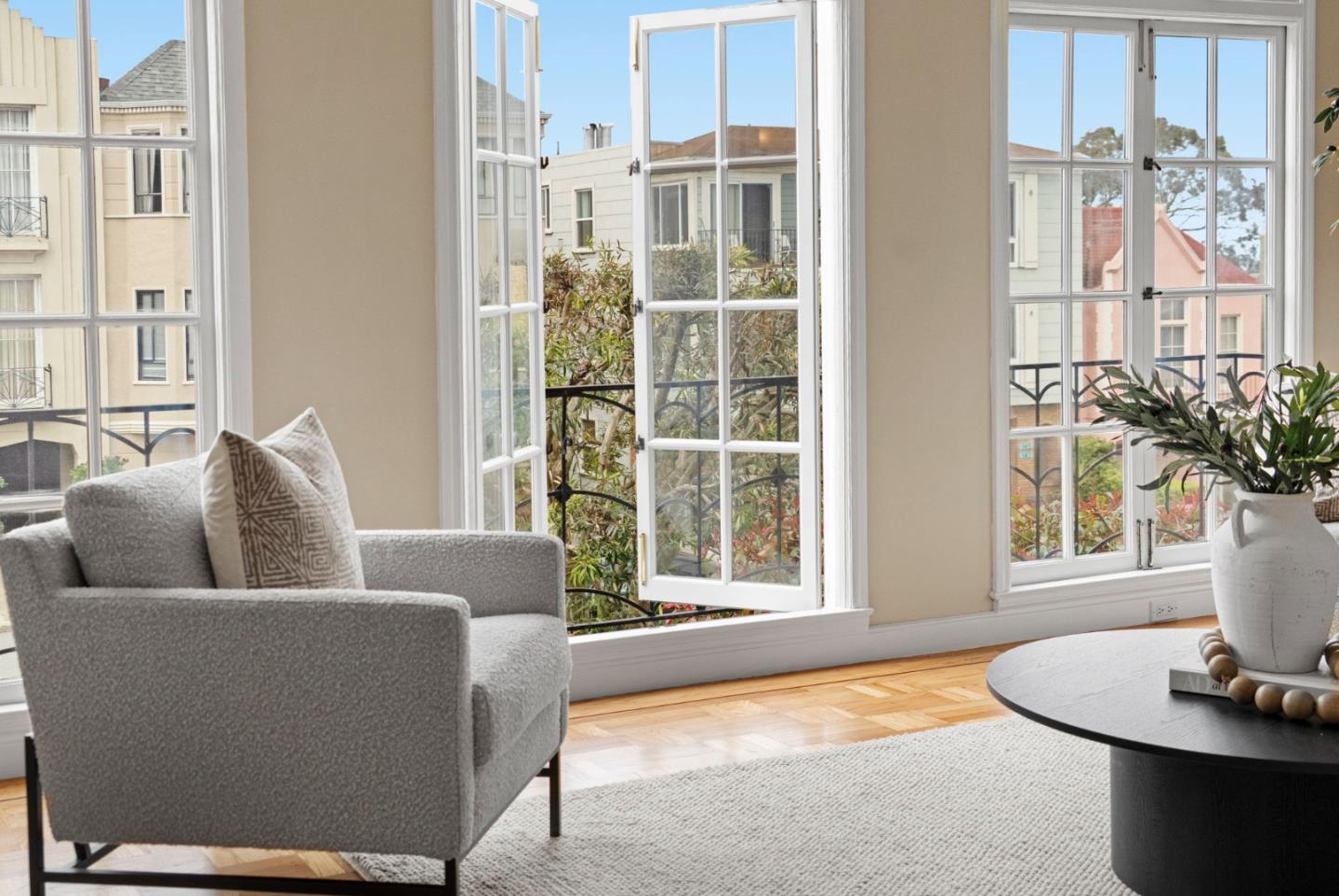 Detail Gallery Image 10 of 108 For 154 Stanyan St, San Francisco,  CA 94118 - 2 Beds | 1/1 Baths