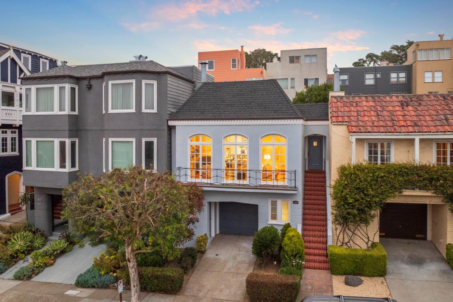 Detail Gallery Image 2 of 108 For 154 Stanyan St, San Francisco,  CA 94118 - 2 Beds | 1/1 Baths