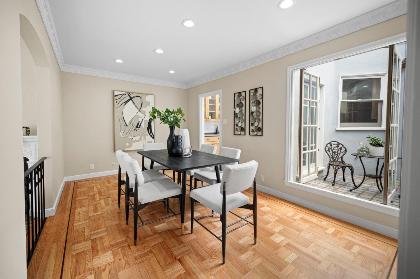 Detail Gallery Image 25 of 108 For 154 Stanyan St, San Francisco,  CA 94118 - 2 Beds | 1/1 Baths