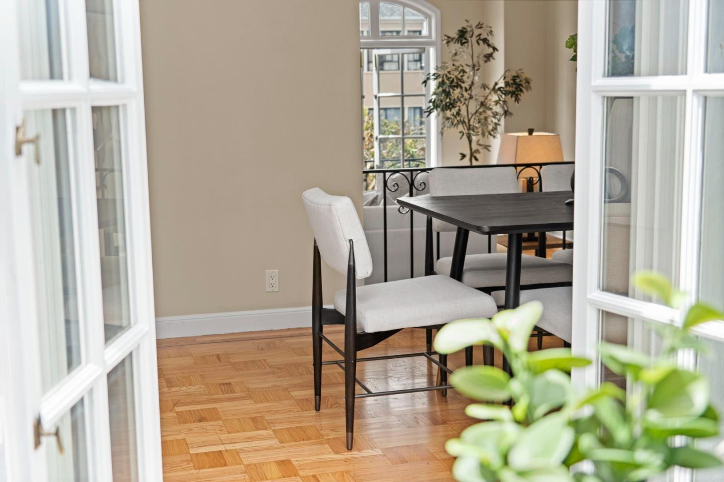 Detail Gallery Image 28 of 108 For 154 Stanyan St, San Francisco,  CA 94118 - 2 Beds | 1/1 Baths