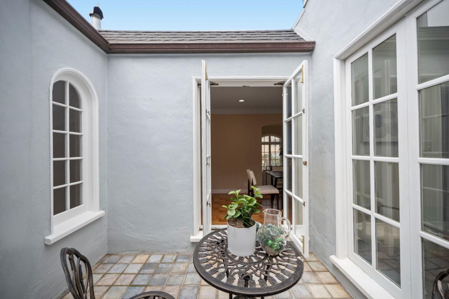 Detail Gallery Image 30 of 108 For 154 Stanyan St, San Francisco,  CA 94118 - 2 Beds | 1/1 Baths