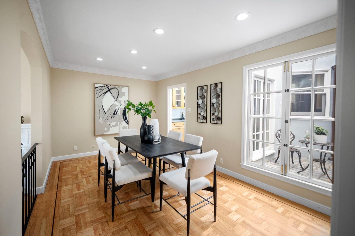 Detail Gallery Image 33 of 108 For 154 Stanyan St, San Francisco,  CA 94118 - 2 Beds | 1/1 Baths