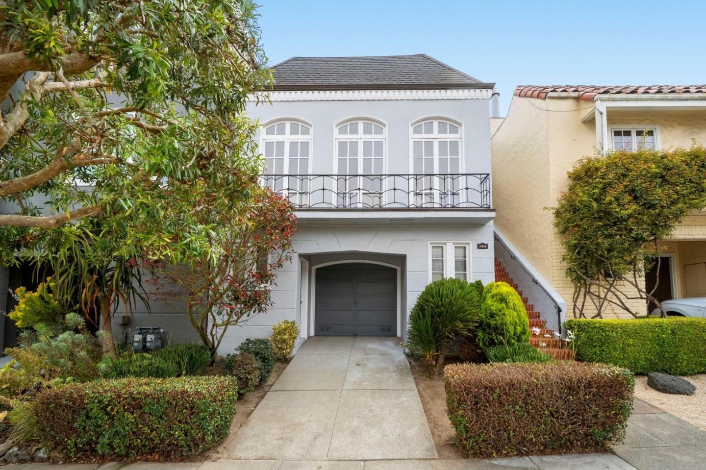 Detail Gallery Image 4 of 108 For 154 Stanyan St, San Francisco,  CA 94118 - 2 Beds | 1/1 Baths