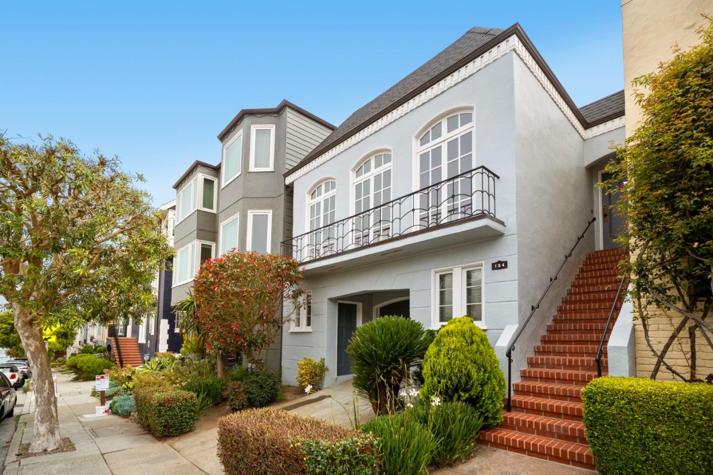 Detail Gallery Image 5 of 108 For 154 Stanyan St, San Francisco,  CA 94118 - 2 Beds | 1/1 Baths