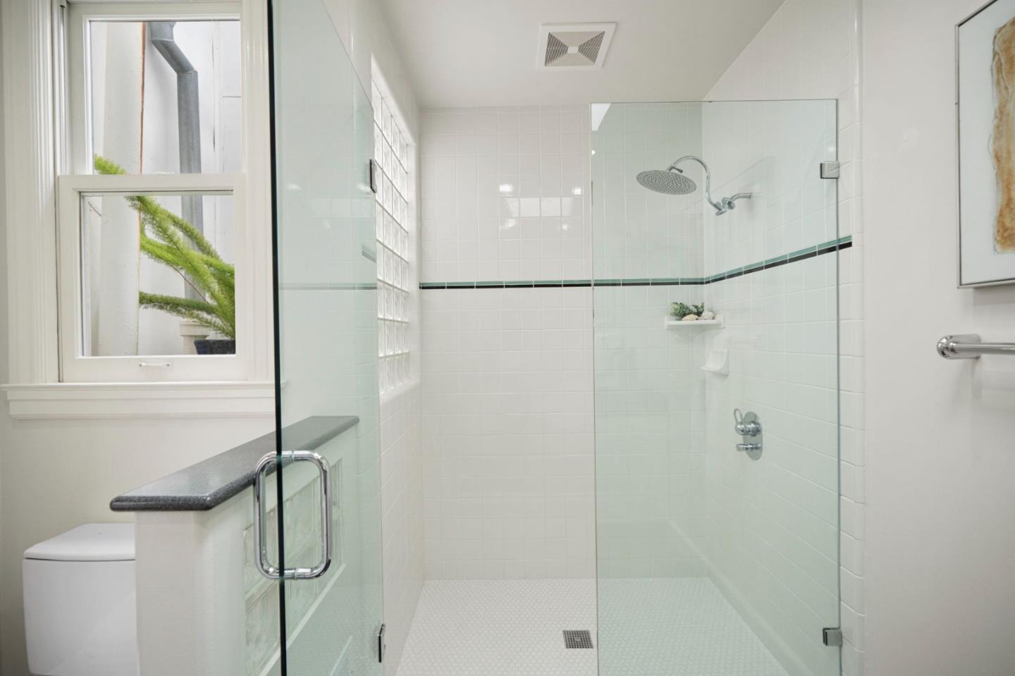 Detail Gallery Image 52 of 108 For 154 Stanyan St, San Francisco,  CA 94118 - 2 Beds | 1/1 Baths