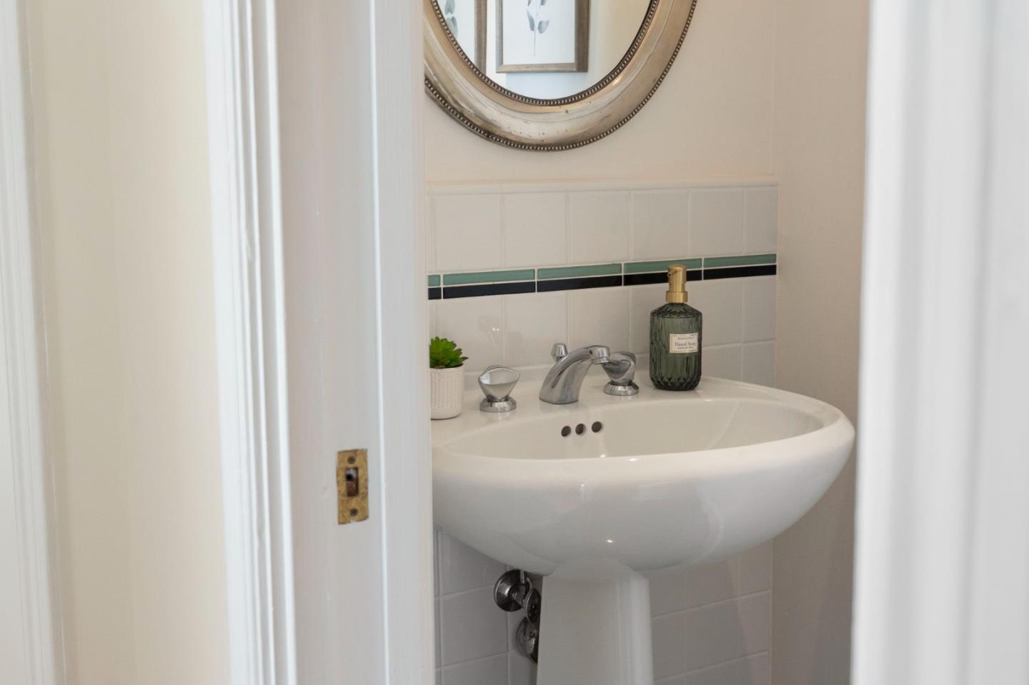 Detail Gallery Image 56 of 108 For 154 Stanyan St, San Francisco,  CA 94118 - 2 Beds | 1/1 Baths