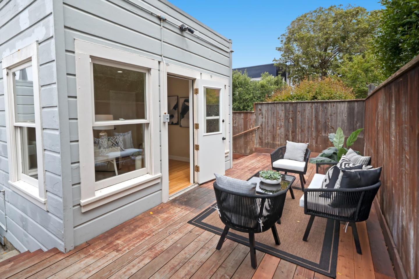 Detail Gallery Image 73 of 108 For 154 Stanyan St, San Francisco,  CA 94118 - 2 Beds | 1/1 Baths