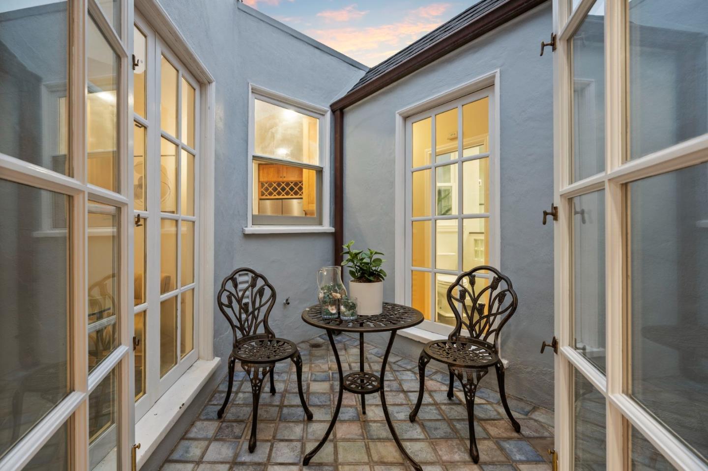 Detail Gallery Image 95 of 108 For 154 Stanyan St, San Francisco,  CA 94118 - 2 Beds | 1/1 Baths