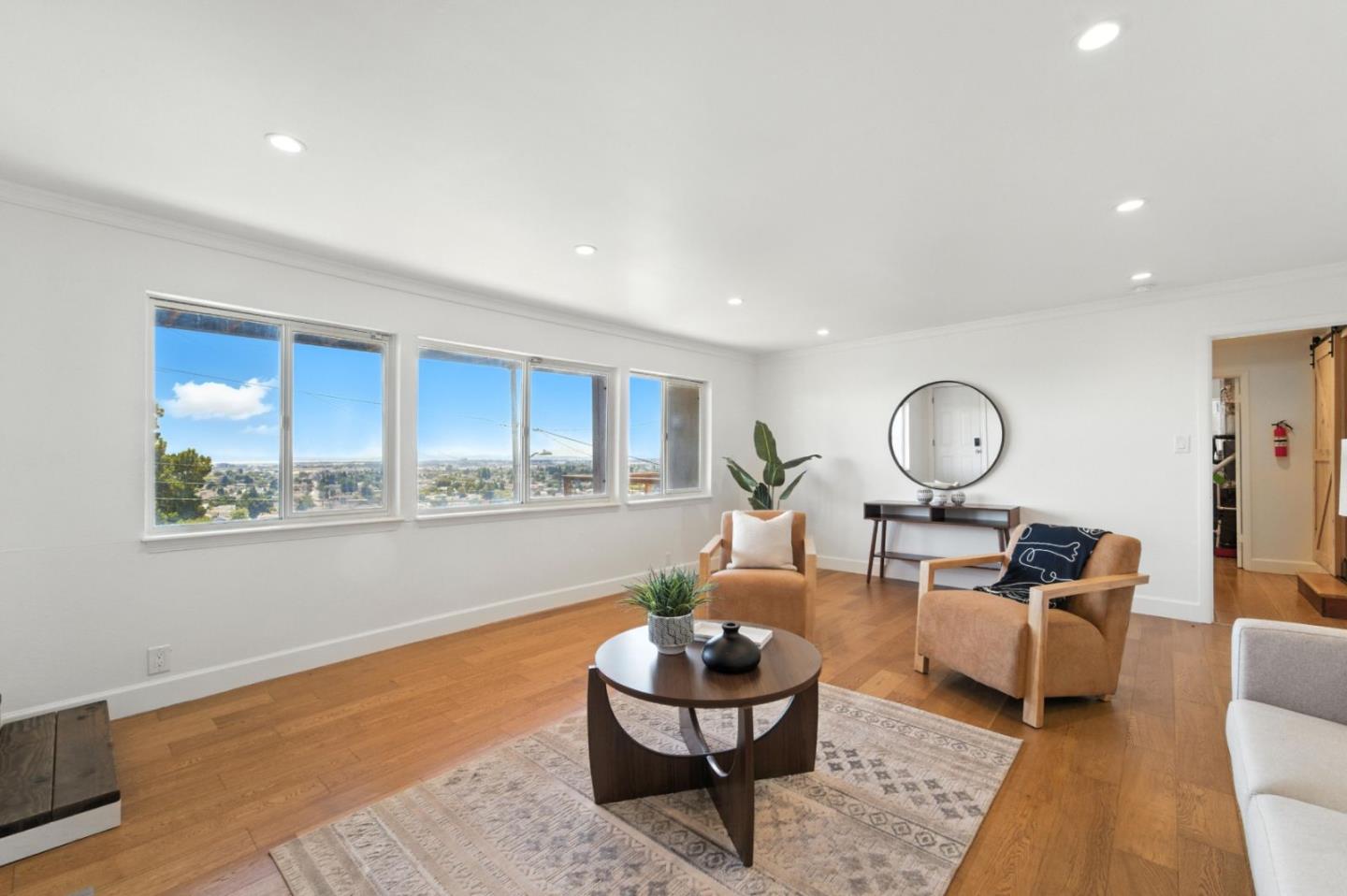 Detail Gallery Image 23 of 36 For 8730 Burr St, Oakland,  CA 94605 - 4 Beds | 3 Baths