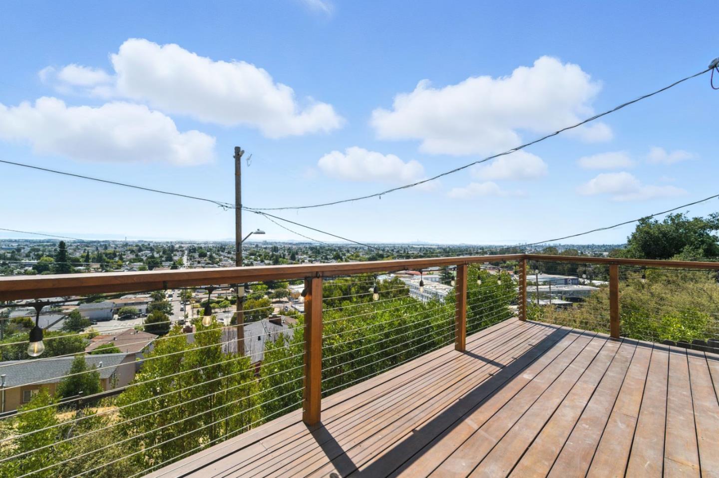 Detail Gallery Image 28 of 36 For 8730 Burr St, Oakland,  CA 94605 - 4 Beds | 3 Baths