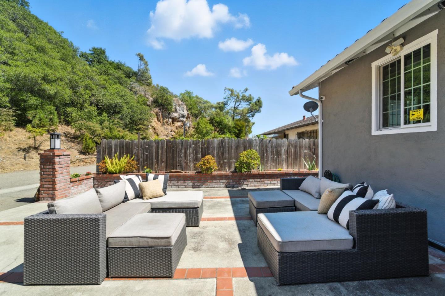 Detail Gallery Image 33 of 36 For 8730 Burr St, Oakland,  CA 94605 - 4 Beds | 3 Baths