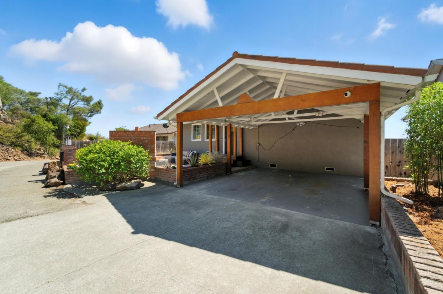 Detail Gallery Image 34 of 36 For 8730 Burr St, Oakland,  CA 94605 - 4 Beds | 3 Baths