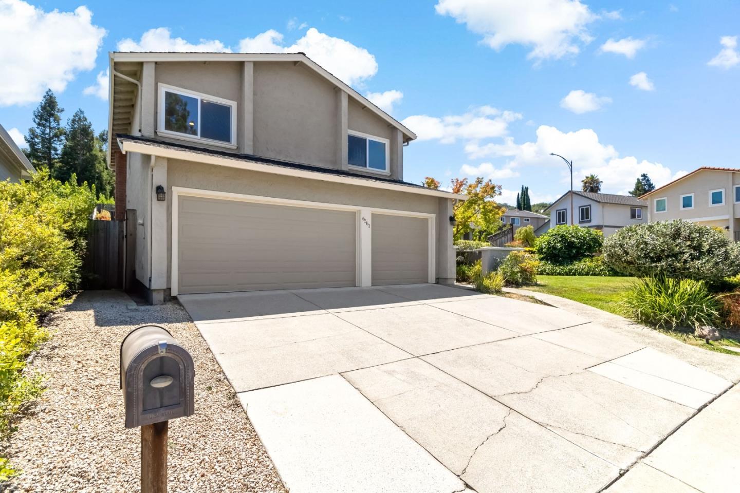 Detail Gallery Image 4 of 78 For 6561 Skyfarm Dr, San Jose,  CA 95120 - 4 Beds | 2/1 Baths