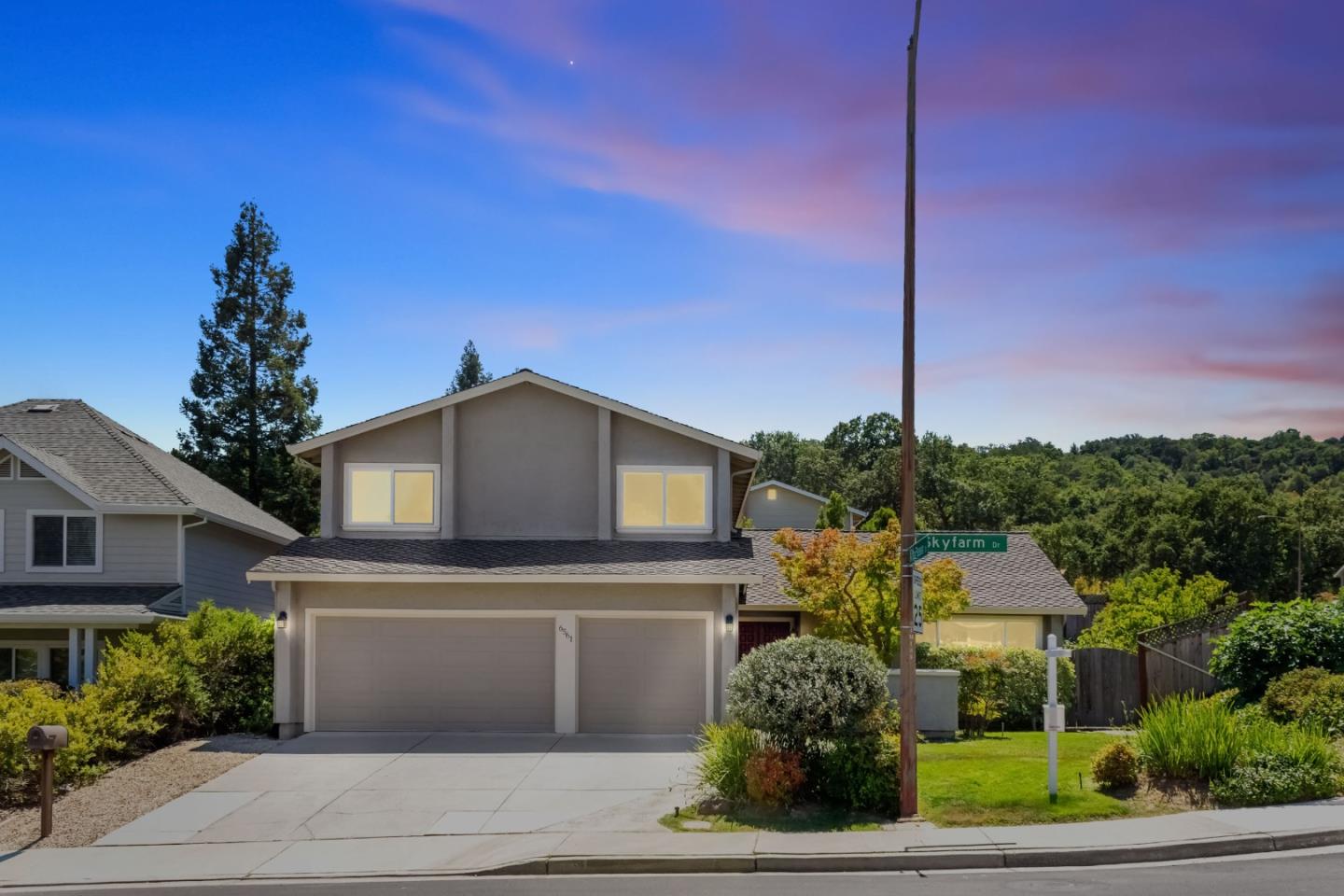 Detail Gallery Image 5 of 78 For 6561 Skyfarm Dr, San Jose,  CA 95120 - 4 Beds | 2/1 Baths