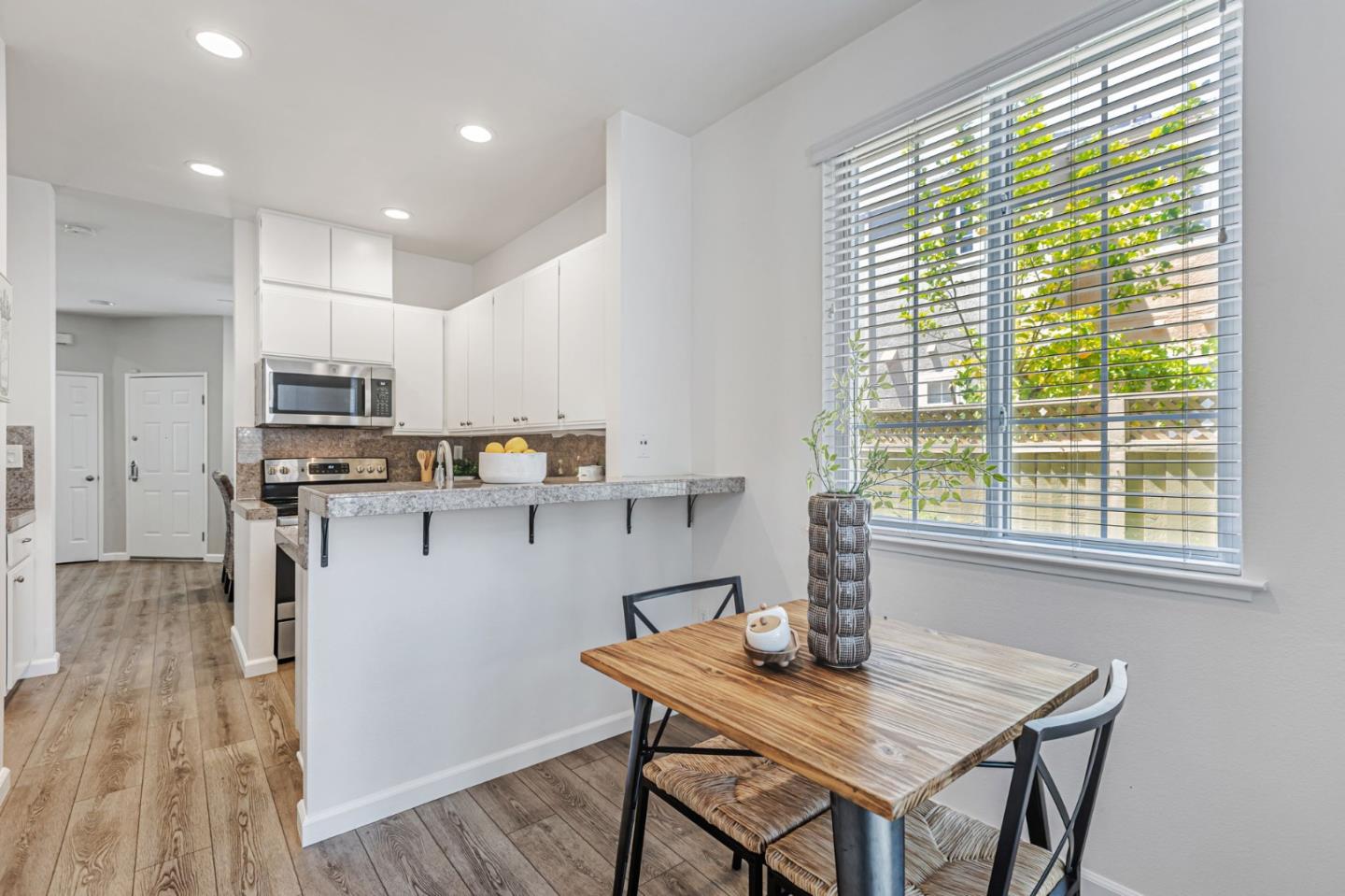 Detail Gallery Image 16 of 45 For 55 Carnegie Sq, San Jose,  CA 95116 - 3 Beds | 2/1 Baths