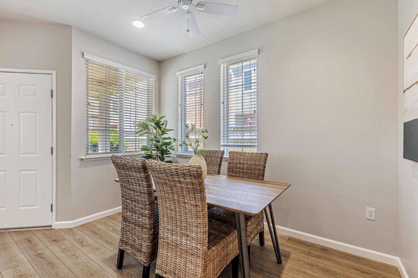 Detail Gallery Image 19 of 45 For 55 Carnegie Sq, San Jose,  CA 95116 - 3 Beds | 2/1 Baths