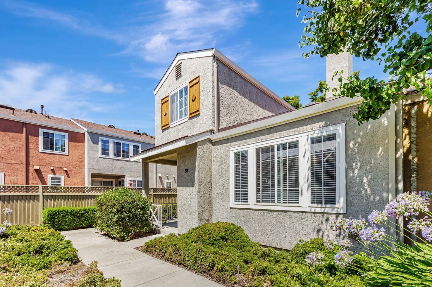 Detail Gallery Image 2 of 45 For 55 Carnegie Sq, San Jose,  CA 95116 - 3 Beds | 2/1 Baths